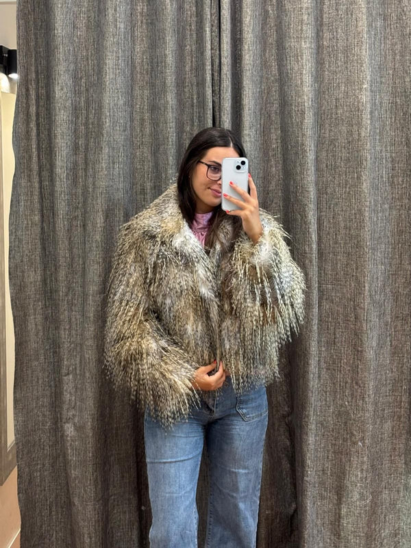Chaqueta pelo sintético tonos naturales